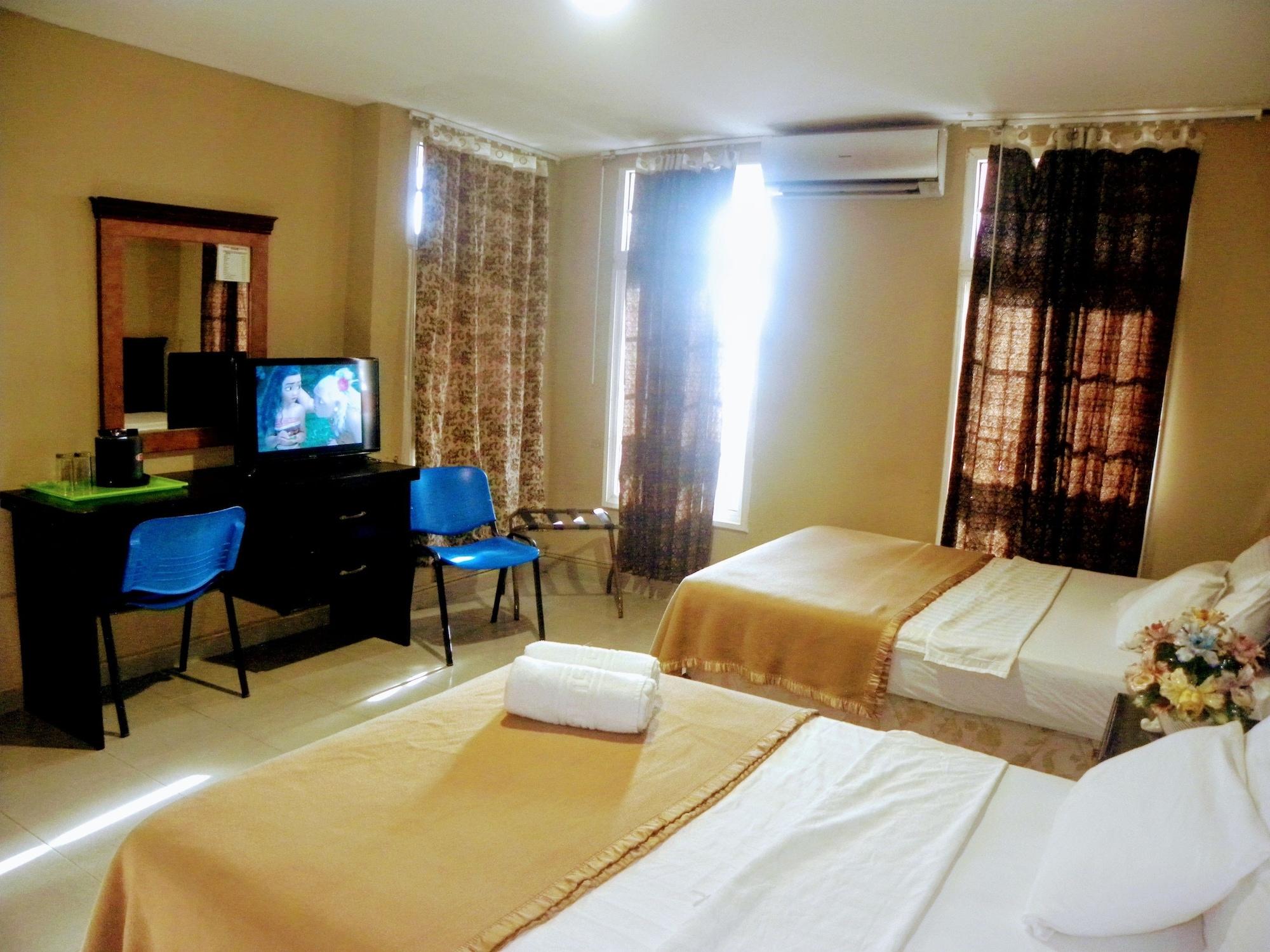 Meryland Hotel Колон Экстерьер фото