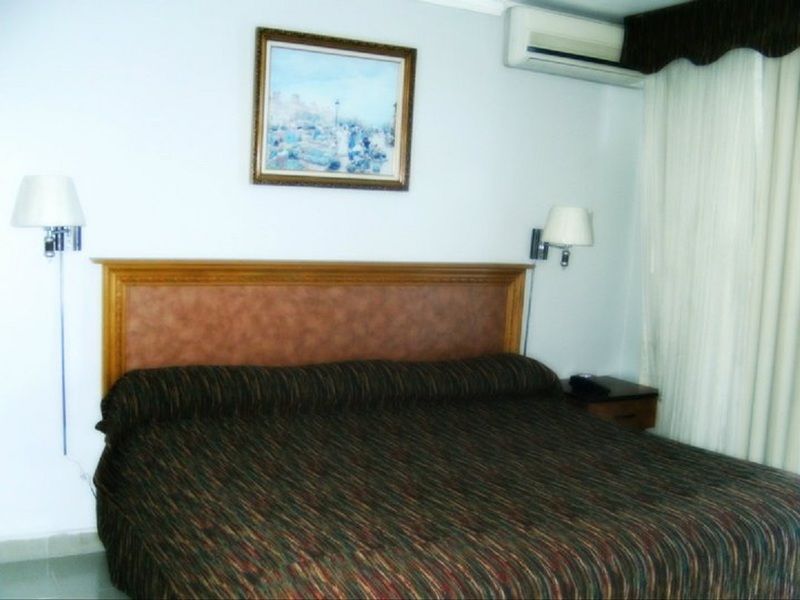 Meryland Hotel Колон Экстерьер фото