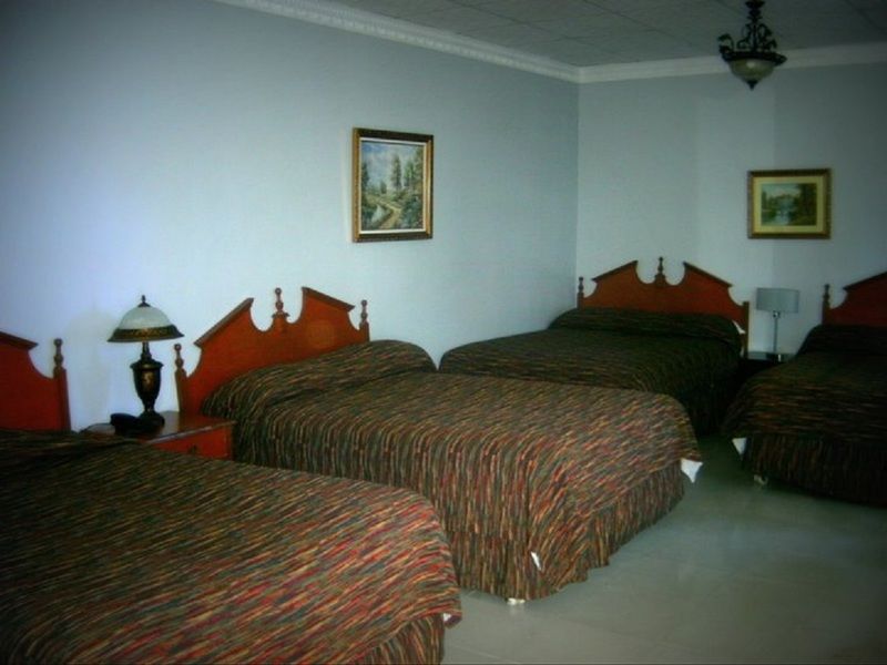 Meryland Hotel Колон Экстерьер фото