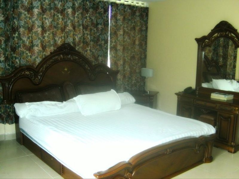 Meryland Hotel Колон Экстерьер фото