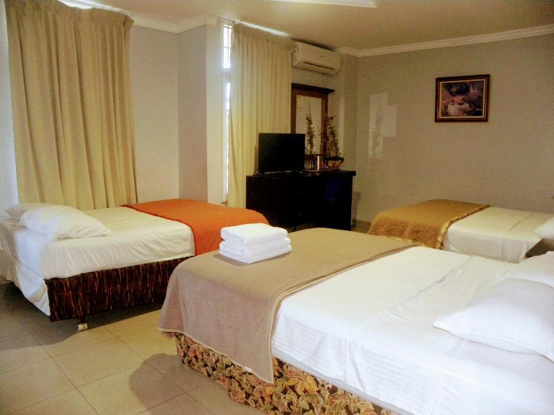 Meryland Hotel Колон Экстерьер фото