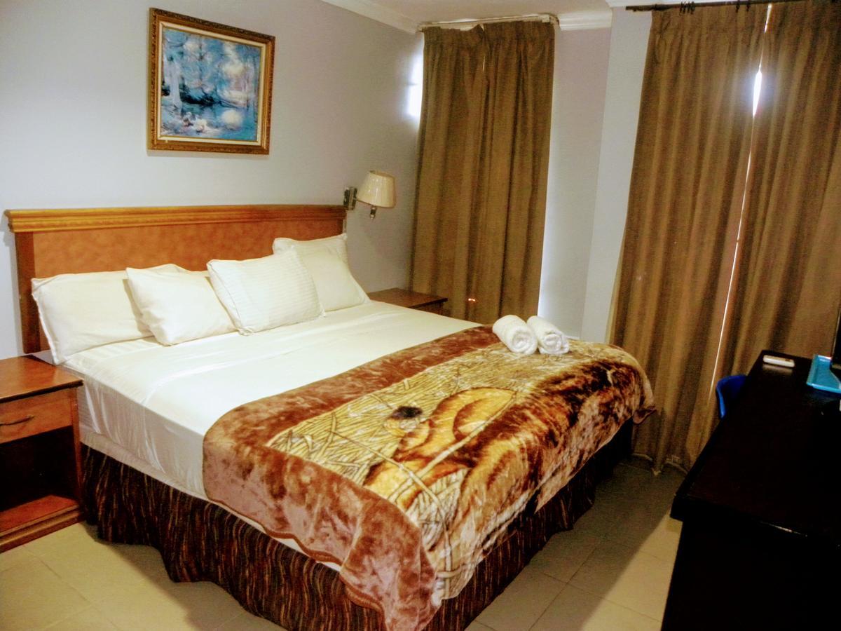 Meryland Hotel Колон Экстерьер фото